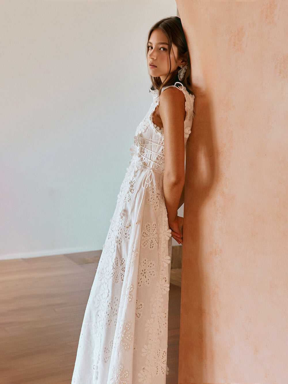 ISLA – LACE-TRIMMED FITTED MIDI DRESS